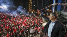 أنقرة تلاحق رئيس ‘الشعب الجمهوري’ في حملة تستهدف المعارضة