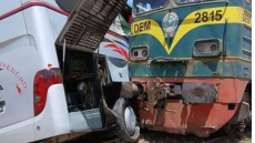 أمسية سينمائية.. قطار يحطم سيارة ببغداد وحصان يربك المرور بكركوك