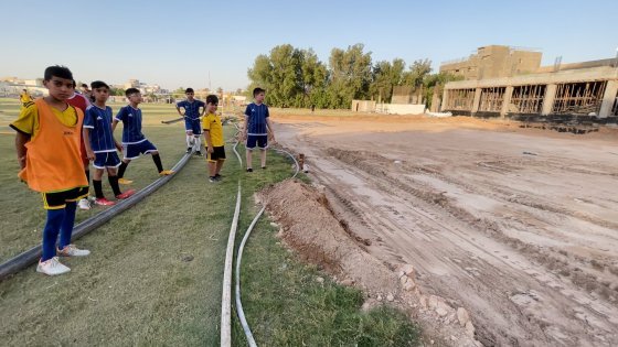 إزالة أكاديمية كرة القدم لبناء جامع في النجف والأطفال يناشدون كناوي