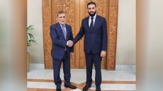 عاداً الرئيس السوري بـ” المحظوظ والمبتلى”…بلا تفاصيل أو نتائج.. الشرع يلتقي  عزت الشابندر “مبعوث السوداني”