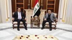 واهانة العراق مرت مرور الكرام  ..بوس عمك بوس خالك هكذا تنتهي أزمة رئاسة البرلمان العراقي بـ”بقبلات  وسلام ” و”اعتذار”