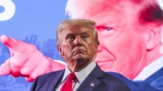 من صناعة الصفقات إلى صناعة الغموض.. ترامب في مأزق المهلة الأخيرة