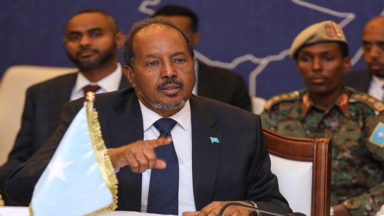 الرئيس الصومالي حسن شيخ محمود ينجو من محاولة اغتيال تبنّتها حركة الشباب