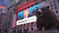 8 أعوام من الخوف… كيف أعاد ترامب التقلبات لـ «وول ستريت»؟