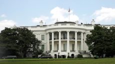 البيت الأبيض: التحضيرات لاجتماع بوتين وزيلينسكي جارية