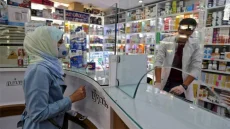 نقيب يصرخ وطلاب يتجاهلون.. الصيدلة في العراق بين الانفجار الأكاديمي والموت المهني