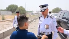 اطفال يقودون المركبات والدراجات النارية على الطرق السريعة !!!