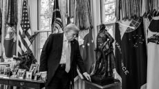 توقعات سيمبسون تعود للواجهة ..مليون حساب يتداول “وفاة ترامب”.. البيت الأبيض نشر صورته بألوان رمادية