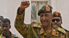 البرهان يفتح الباب لدمج الجماعات المسلحة في الجيش