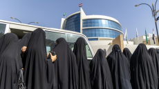 مجلس الديوانية يناقش فرض “الزي الإسلامي” في الدوائر الحكومية..