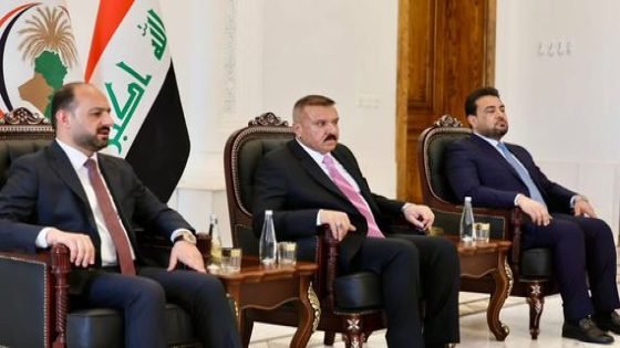 وزير الداخلية عبد الأمير الشمري في مؤتمر صحفي بالأنبار