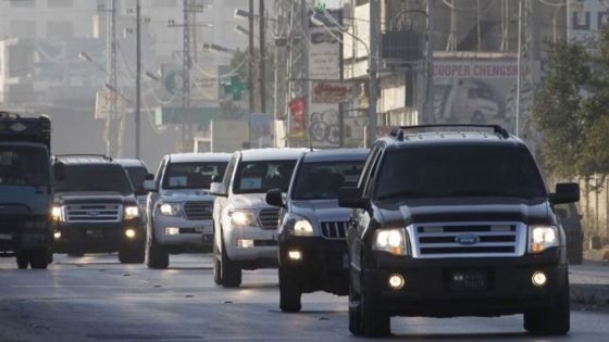 السلطات عاجزة عن ضبط الفوضى: “المواكب الانتخابية” في الأنبار.. ديمقراطية على عجلات فارهة وسلاح موجَّه للشارع
