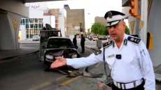 بالفيديو : مدير المرور العام يشرف شخصياً على حادث مروري السير عكس الاتجاه و السرعة الشديده وعدم الانتباه اثناء قيادة المركبة ،