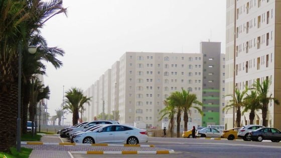 رائحة نفط و”لزوجة” بمياه أكبر مجمع سكني في بغداد