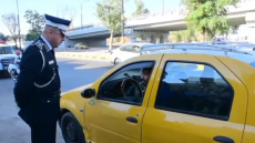 بالفيديو : الفريق الدكتور عدي سمير الحساني مدير المرور العام : خلال جولاته الميدانية لرصد المخالفات نهيب بكافة الاخوة سائقي المركبات الالتزام بالتعليمات المروريه لسلامتهم وسلامة مستخدمي الطريق