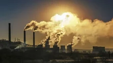 نائب يدعو لاعتماد استراتيجية عاجلة لإنقاذ سكان بغداد من “الدخان البنفسجي”