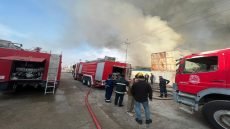 إصابة وخسائر مادية بحريق التهم مخزنا لزيوت السيارات في كركوك