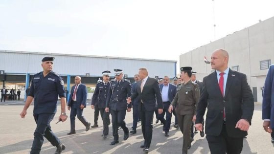 لتخفيف العبء عن المراجعين .. وزير الداخلية يفتتح مجمع تسجيل المركبات وإجازات السوق في مدينة الكاظمية