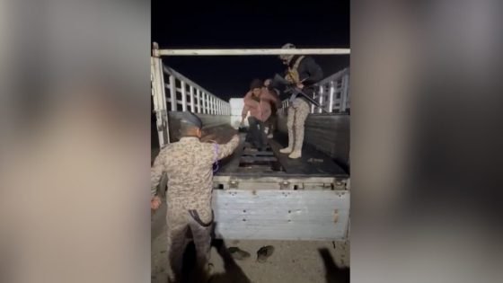 اعتقال 6 أجانب يختبئون داخل “شاصي كيا حمل” في ديالى