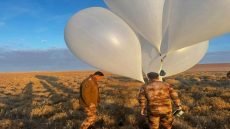 قوات الحدود تحبط محاولة تهريب (18) كغم من المخدرات عبر بالون هوائي غربي الأنبار