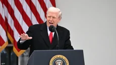 ترامب: بعض القادة الأوروبيين أغبياء وسياستهم حول الهجرة كارثية