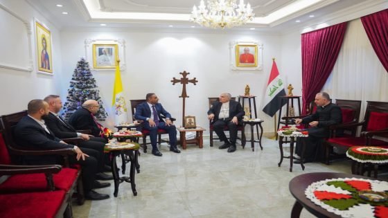 نائب محافظ البصرة يتفقد مقر الأبرشية الكلدانية ويؤكد ترسيخ التعايش السلمي