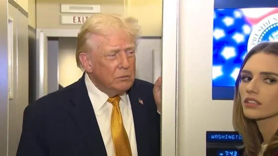 ترامب يقارن مع فنزويلا: بوش لم يحتفظ بنفط العراق.. نحن سنفعل وسنعيد بناء منشآتهم النفطية المُتهالكة