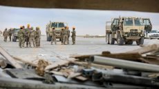 بعد الانسحاب الأمريكي.. وفد رفيع يصل عين الأسد لتسلم مسؤوليات أساسية-