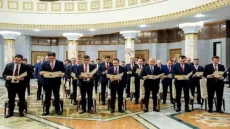 ​”سفراء فوق السن” و”سفراء بلا سفارات”: مفارقة الدبلوماسية العراقية وهدر المليارات