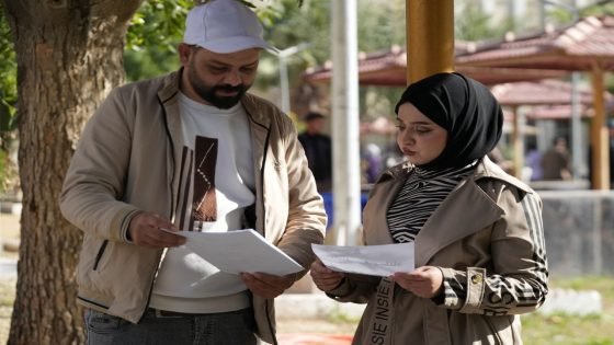 كلية التربية للعلوم الإنسانية توزّع مطويات توعوية عن مخاطر الهجرة غير الشرعية / حنان محمود عبد الرحيم