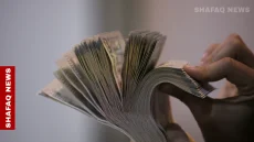 أزمة السيولة بالعراق تتعمق وترجئ دفع الرواتب وتحرك نيابي لمعرفة مصير 28 تريليوناً