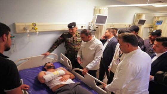 نائب محافظ البصرة الإداري يتفقد مصابي حادثة دارك رايس الرياضية لسباق السيارات