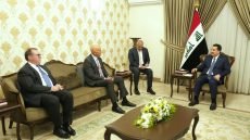 لقاء باراك يشعل بغداد.. هل حُسمت الولاية الثانية للسوداني بشروط تتضمن تعهداً بعدم تكرار ما وُصف بالتمرد على الإطار ؟