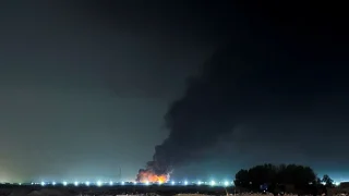 هجوم بالصواريخ والمسيرات على مطار بغداد.. وصاروخ يسقط قرب سجن الكرخ