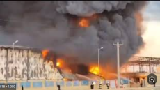 النار التهمت مصفى عبادان ..البصرة تشاهد أول ضربة للنفط الإيراني.. قصف هائل على الضفة الاخرى لشط العرب