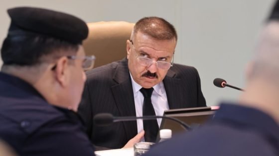 على خلفية قصف المطار.. وزير الداخلية يعفي قيادات أمنية في منطقة المدائن ويأمر باحتجازهم على ذمة التحقيق