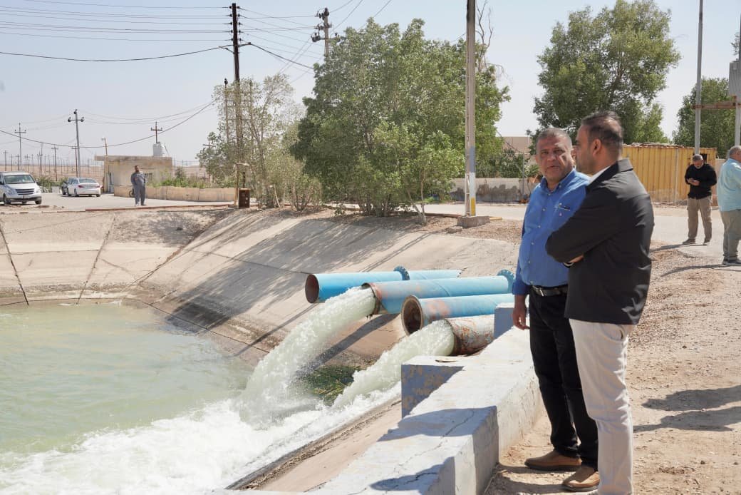 نائب محافظ البصرة يتفقد قناة البدعة ويؤكد تحسن الإطلاقات المائية 2 er4y