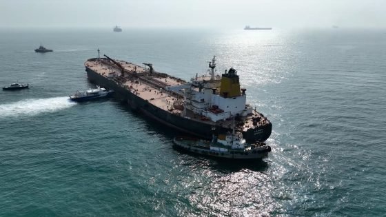 استعداد لإنهاء الحرب دون فتح هرمزالنفط ينخفض إلى 111.56 دولاراً بسبب تراجع امريكا عن شروطها