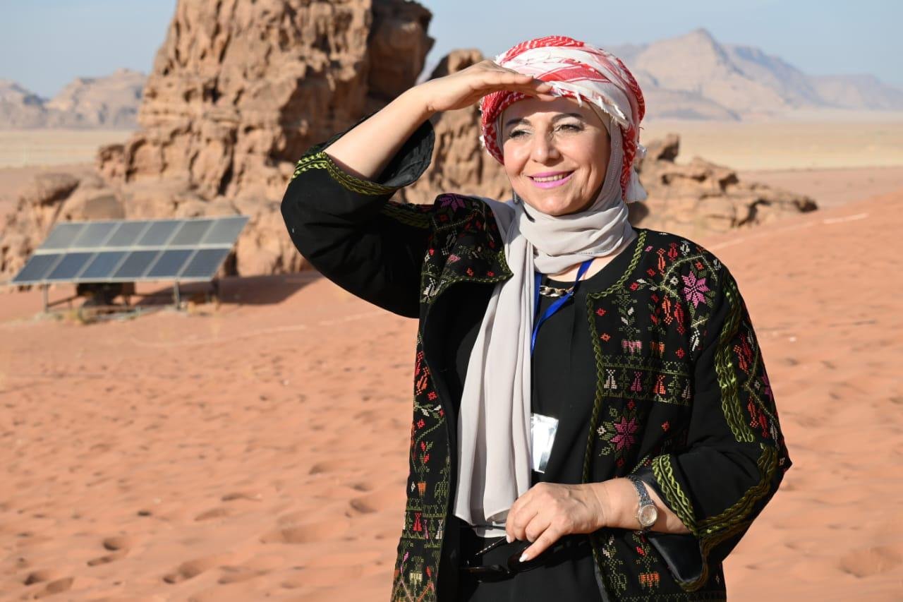 الإعلام بين الرسالة والمسؤولية… الدكتورة جمانة دويكات نموذجًا للإعلام الأردني الأكاديمي الواعي 2 بلا عنوان 2