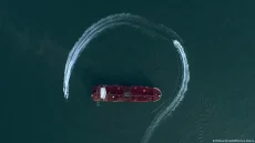 تقرير رويترزآخر أخبار هرمز.. سفن العراق وإيران في محاولة مستميتة لخرق حصار ترامب