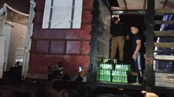 قيادة الشرطة تصدر بياناً..لواء ركن يكشف بيرة مهربة في ديالى.. كانت الشاحنة تبدو فارغة