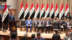نفط محبوس وخزانة فارغة ودولار مقيد.. وأخريان..حكومة الزيدي أمام خمس أزمات في وقت واحد