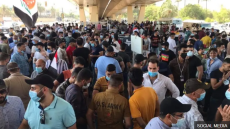 أول اختبار للزيدي.. آلاف الخريجين يشلون شوارع بغداد
