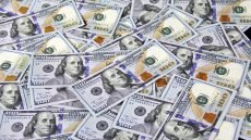دولار العراق بـ 158 ألفاً والبنك المركزي ينفي رفعه إلى 160!
