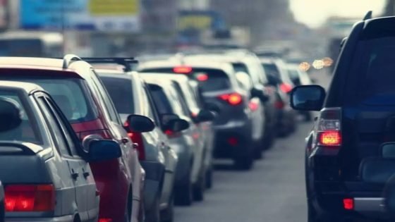 عراق مكتظ بالمركبات.. معادلة الاختناق المروري والخسارات المستمرة – عاجل
