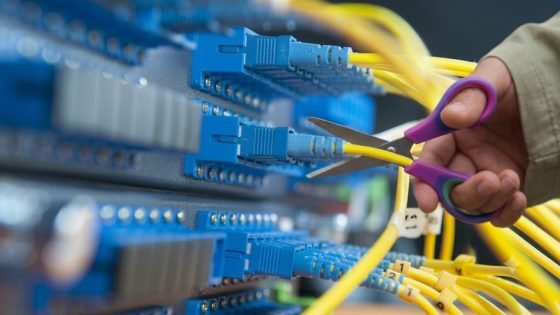 تحرك لاعتماد منظومة رقمية لتوزيع الأسئلة الامتحانية دون قطع الإنترنت