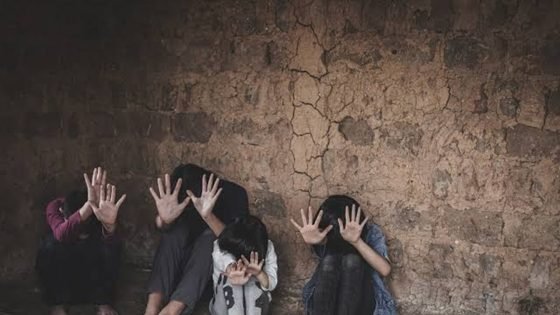 في العراق.. تفكيك 48 شبكة للاتجار بالبشر وتحرير 94 ضحية