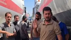 بجهود جمركية.. العراق يتحرك للإفراج عن سائقي ناقلات نفط محتجزين في سوريا