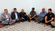 رئيس اللجنة الأمنية والمنافذ الحدودية في مجلس محافظة البصرة الدكتور عقيل طالب الفريجي، خلال مرافقته محافظ البصرة المهندس أسعد العيداني في زيارته لتقديم واجب العزاء إلى ذوي الشهيد الصياد نجم التميمي في قضاء الفاو