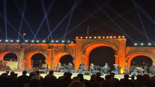 سفير المقام العراقي حسين الأعظمي يتألق في جرش… والمقام العراقي يخطف قلوب الجمهور الأردني بقيادة الدكتور محمد حسين گمر